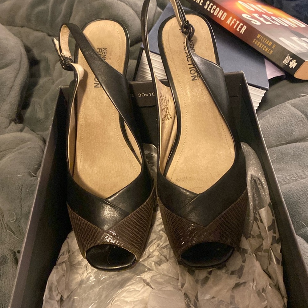 Dress sandal